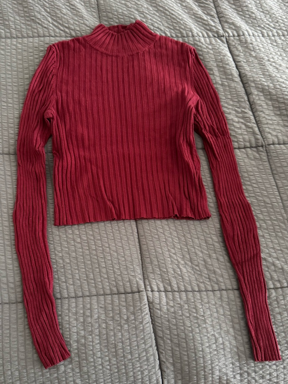 Gianni Bini Red Ribbed Mock-Neck Long Sleeve Crop Top